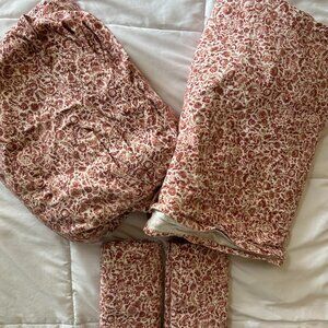 Queen-sized flannel bedding